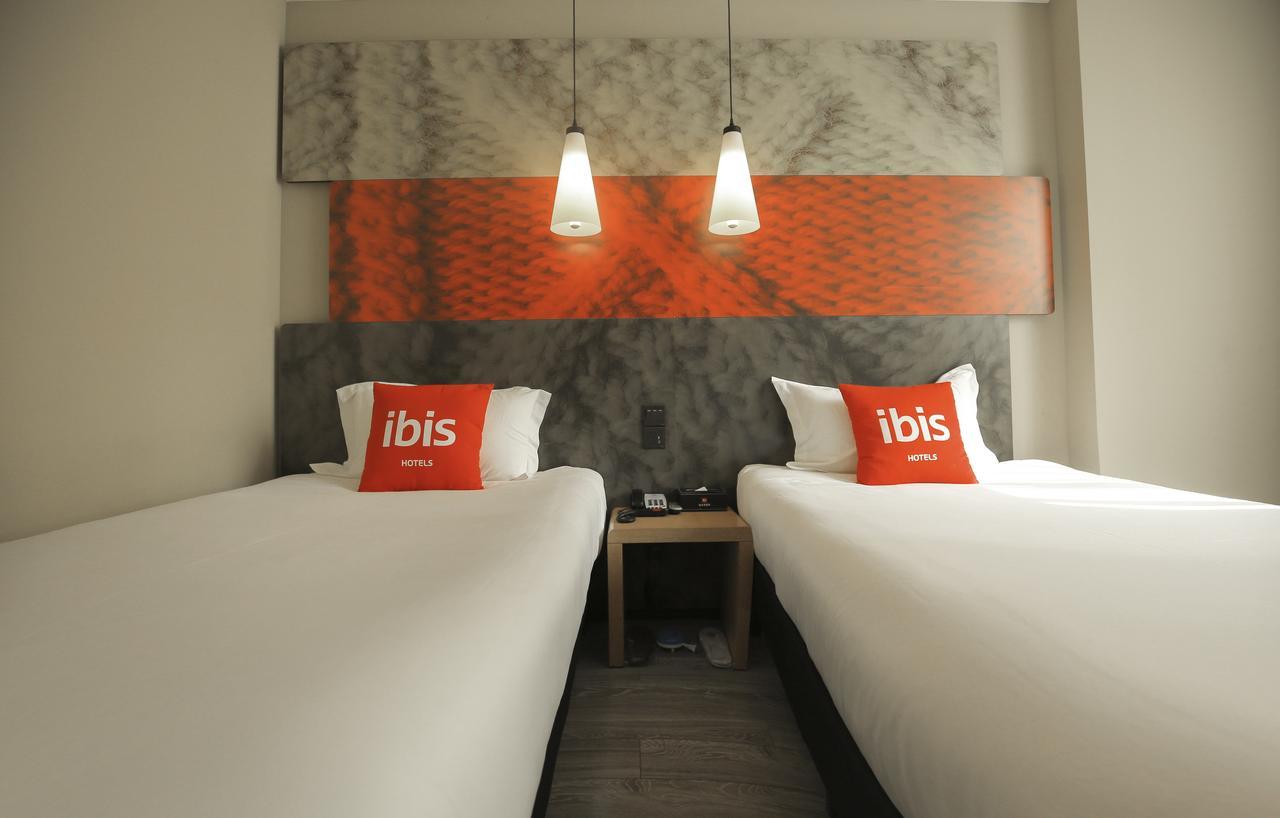 Отель Ibis Lanzhou Wuquan Square Экстерьер фото