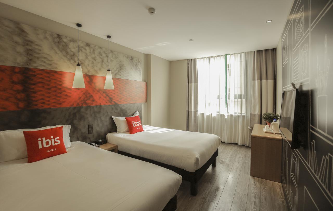 Отель Ibis Lanzhou Wuquan Square Экстерьер фото