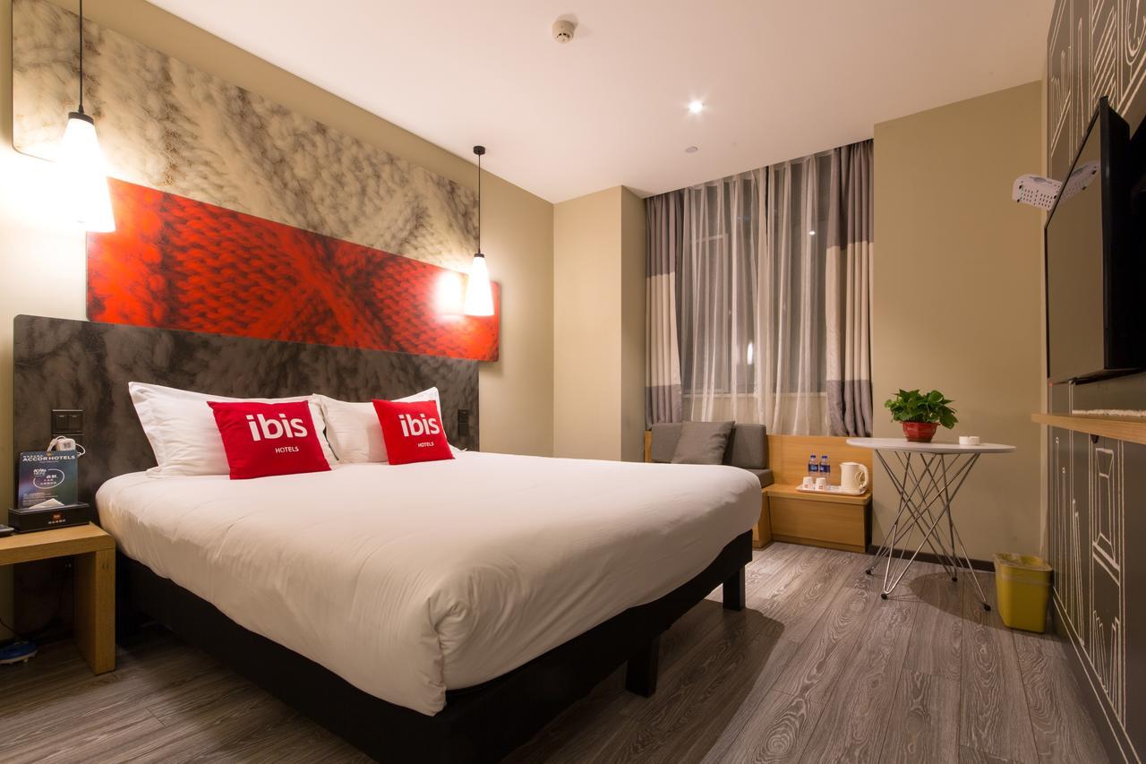 Отель Ibis Lanzhou Wuquan Square Экстерьер фото