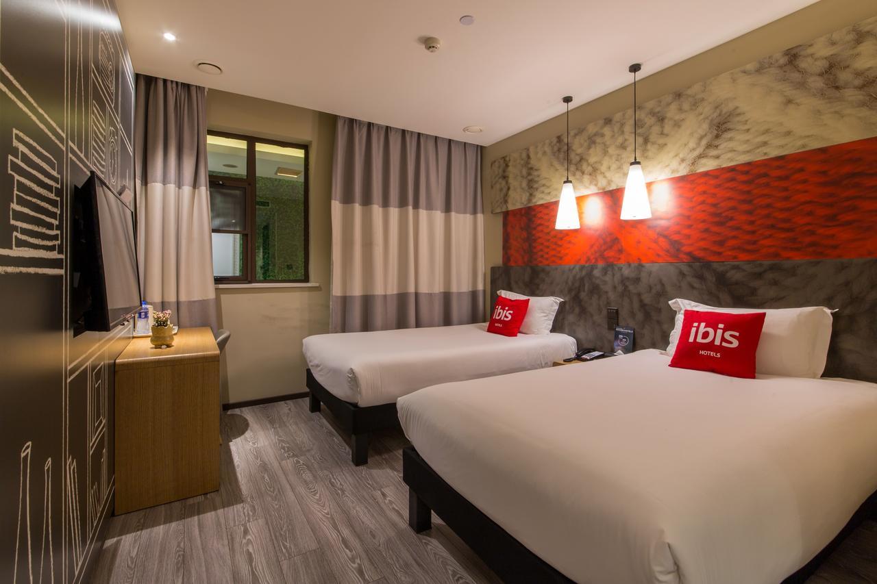 Отель Ibis Lanzhou Wuquan Square Экстерьер фото